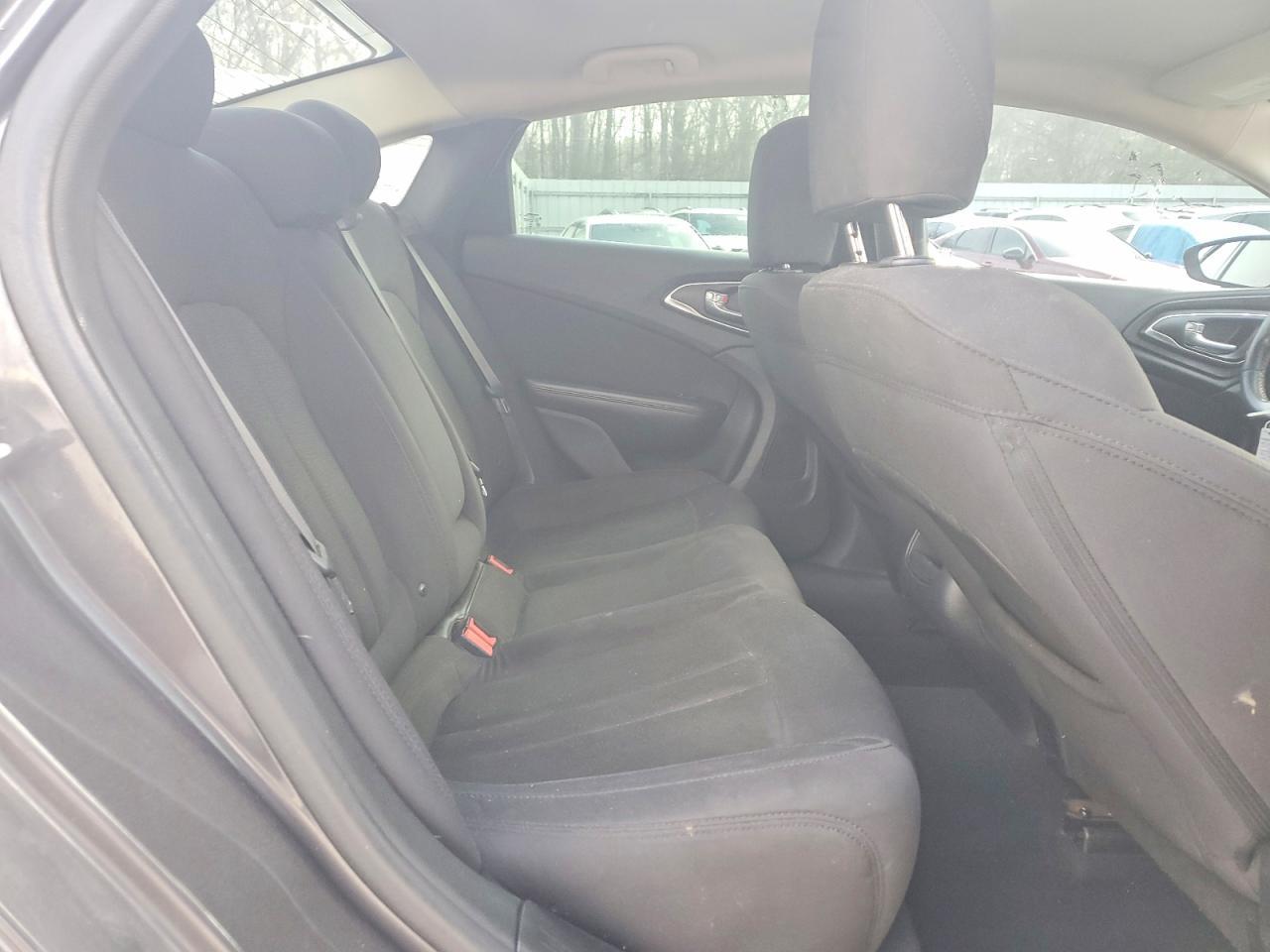 2015 CHRYSLER 200