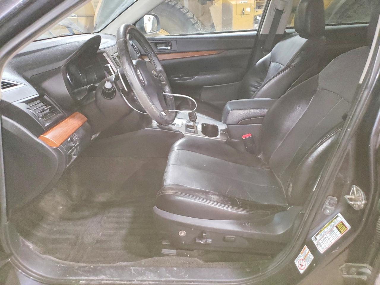 2013 SUBARU Outback