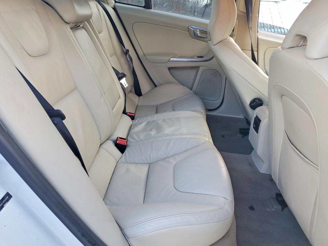 2013 VOLVO S60