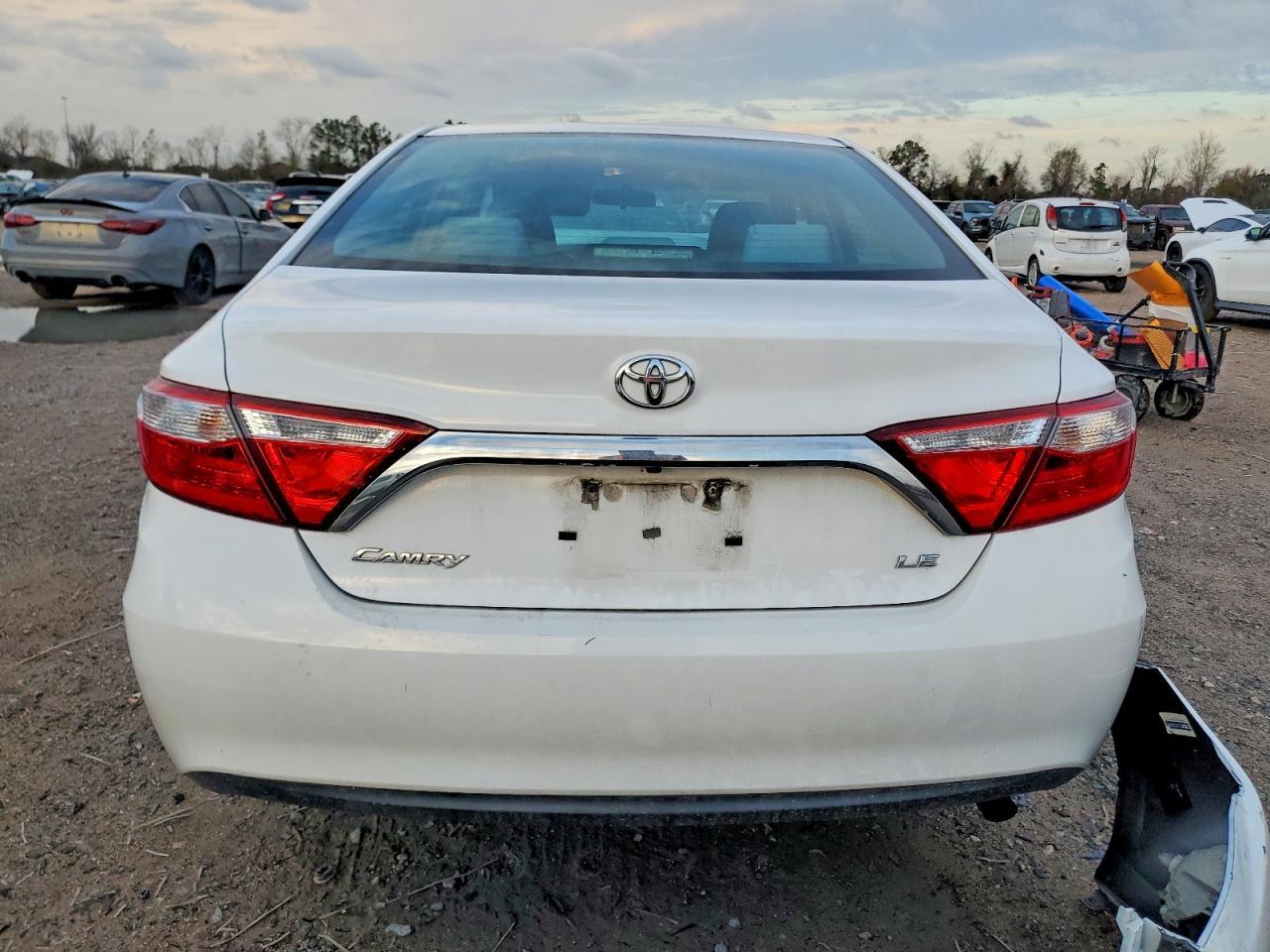 2015 TOYOTA CAMRY