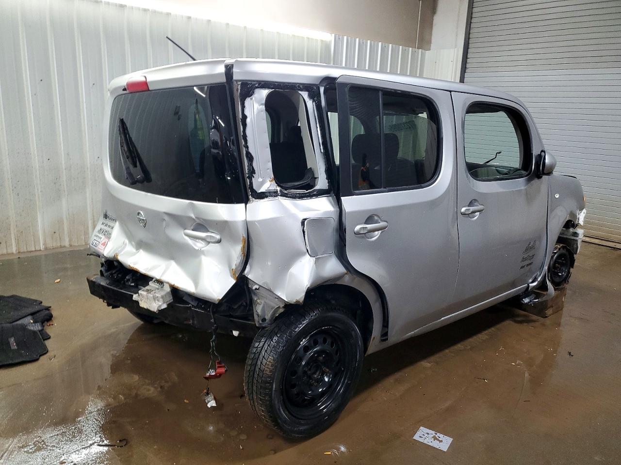 2010 NISSAN CUBE