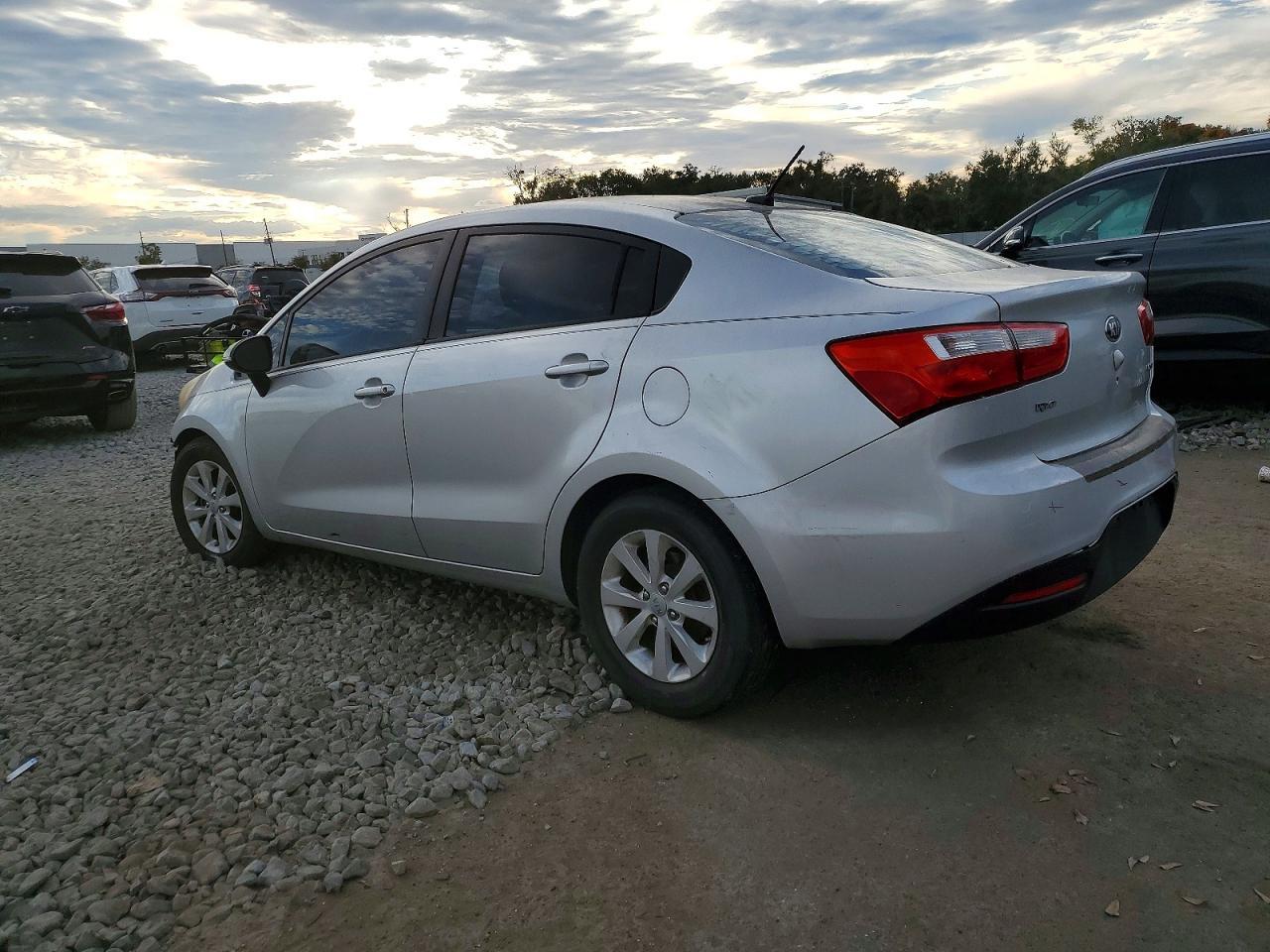 2013 KIA RIO