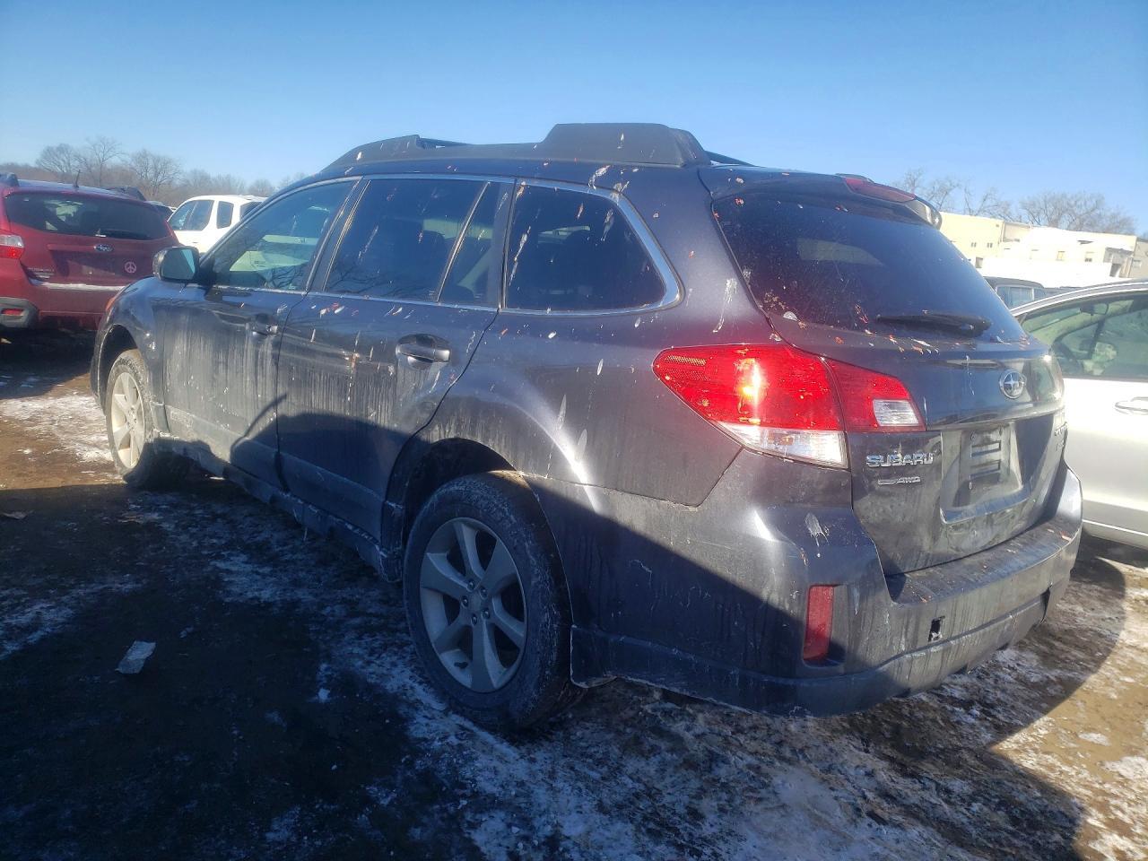 2013 SUBARU Outback