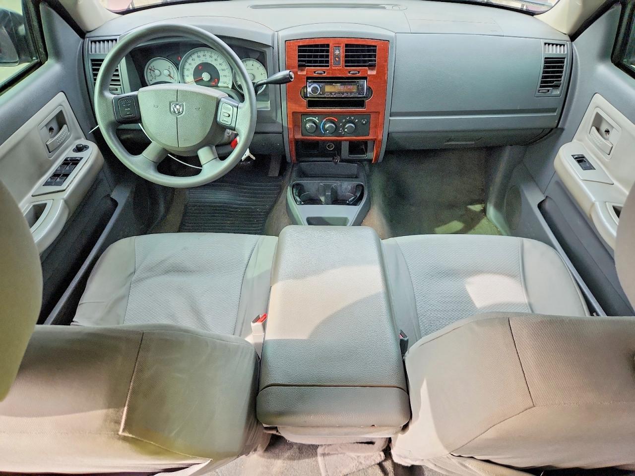 2005 DODGE Dakota