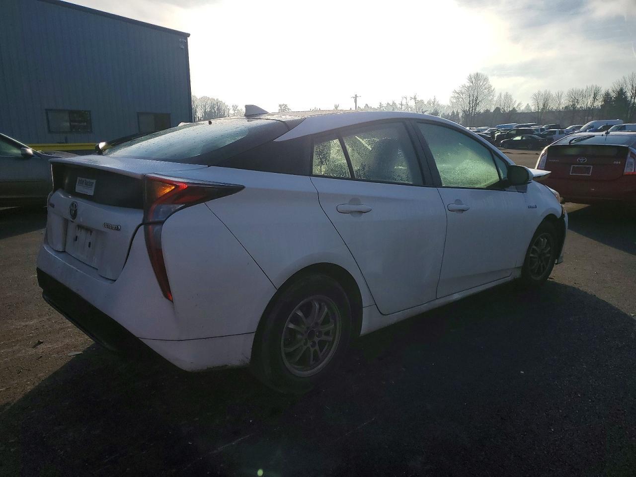 2016 TOYOTA PRIUS