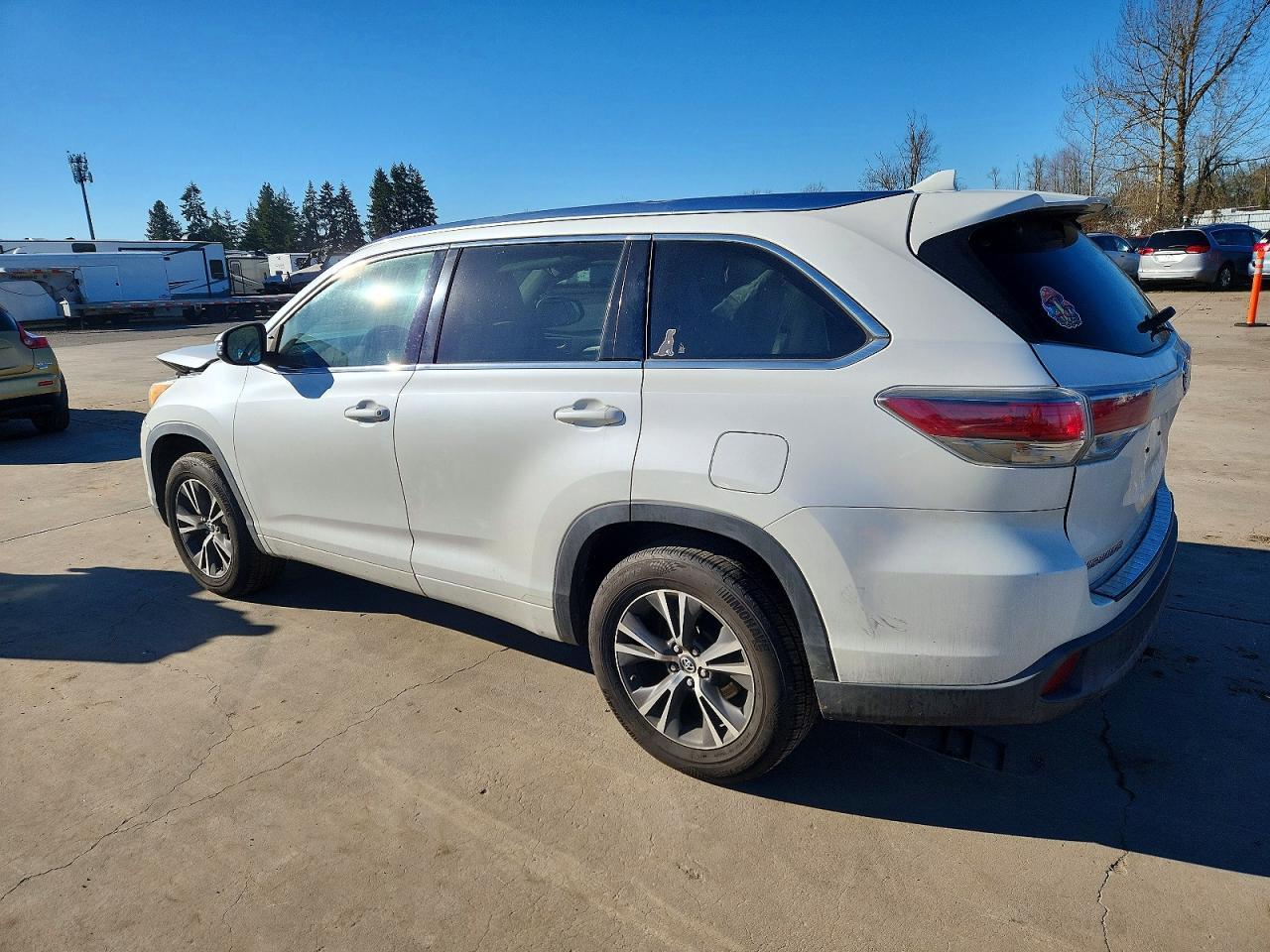 2016 TOYOTA HIGHLANDER