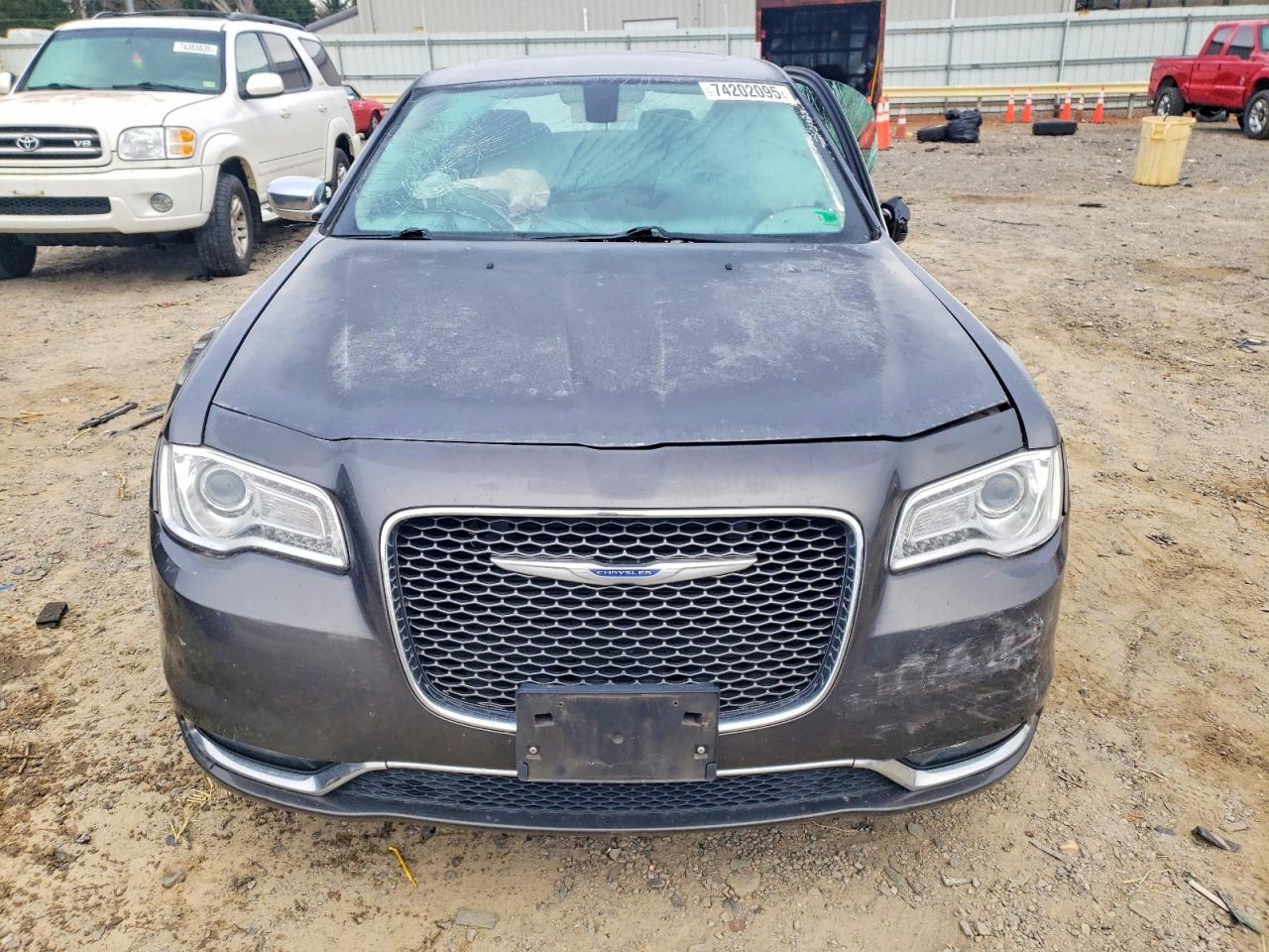 2019 CHRYSLER 300