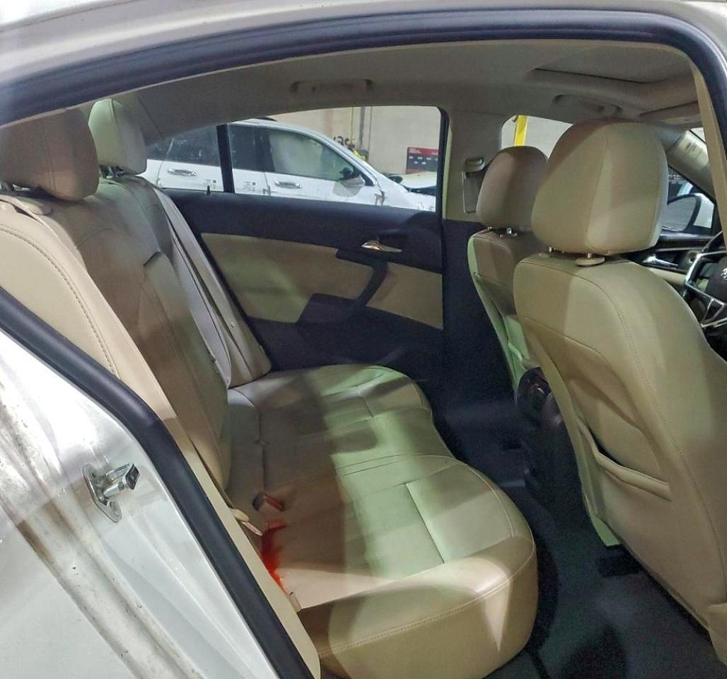 2011 BUICK Regal