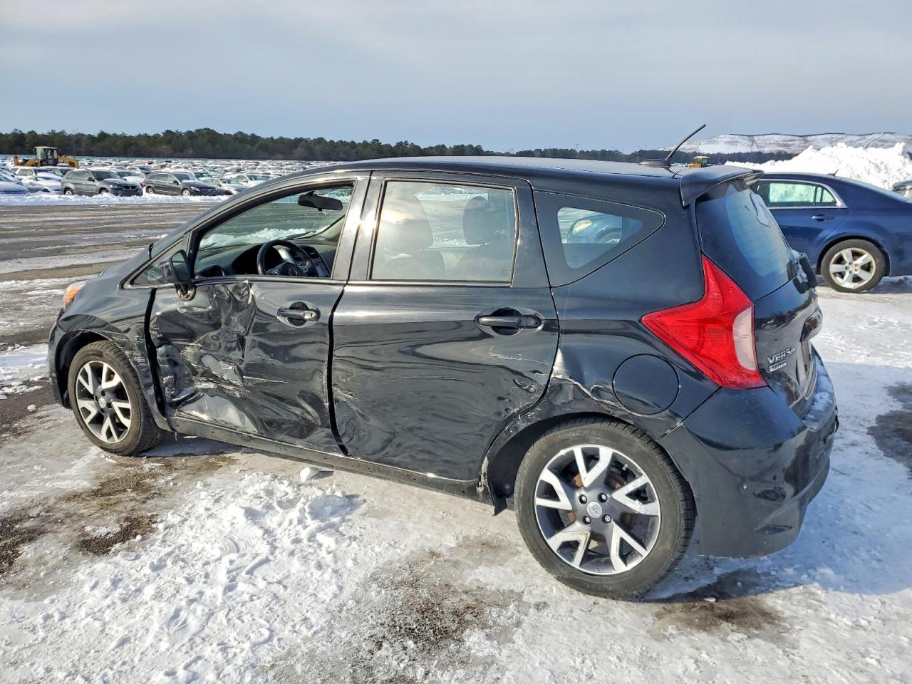 2016 NISSAN Versa Note
