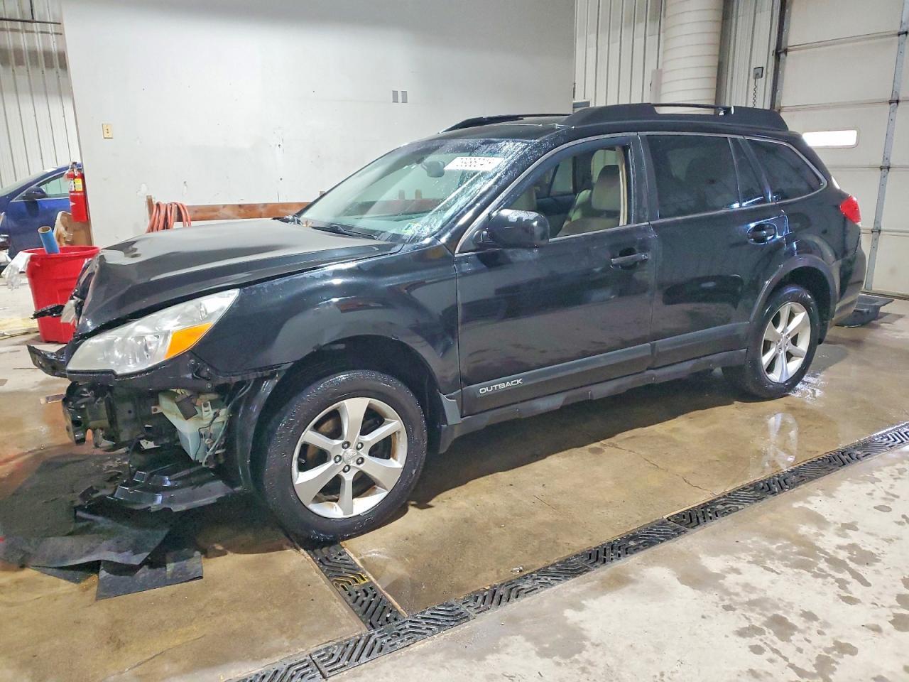 2013 SUBARU Outback