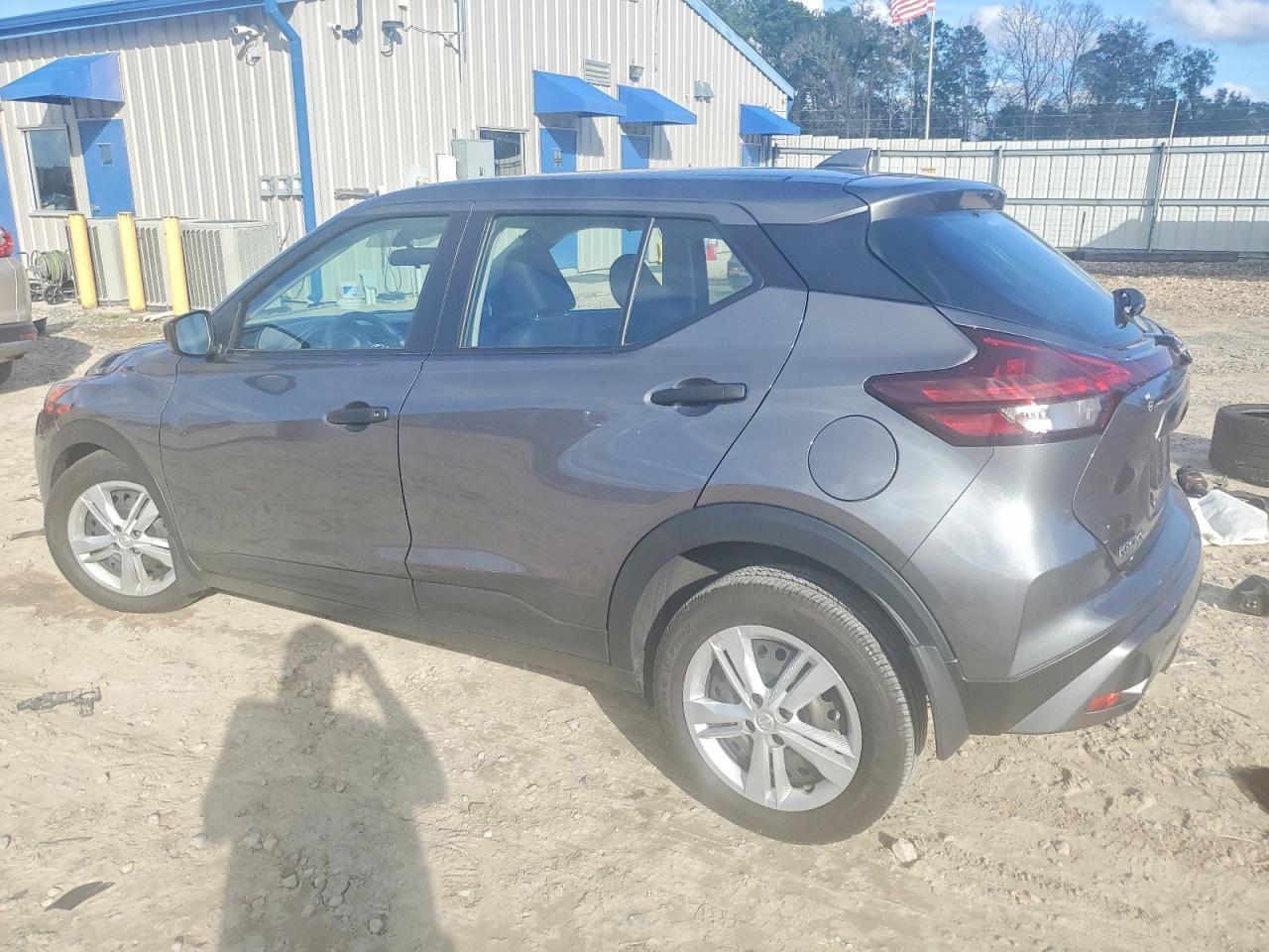 2024 NISSAN KICKS