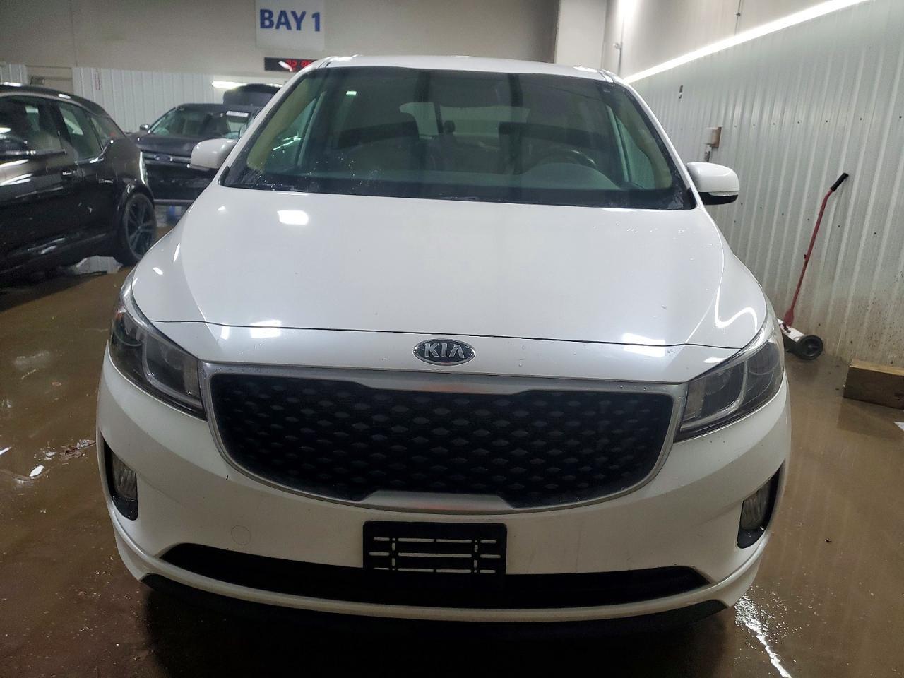 2016 KIA SEDONA