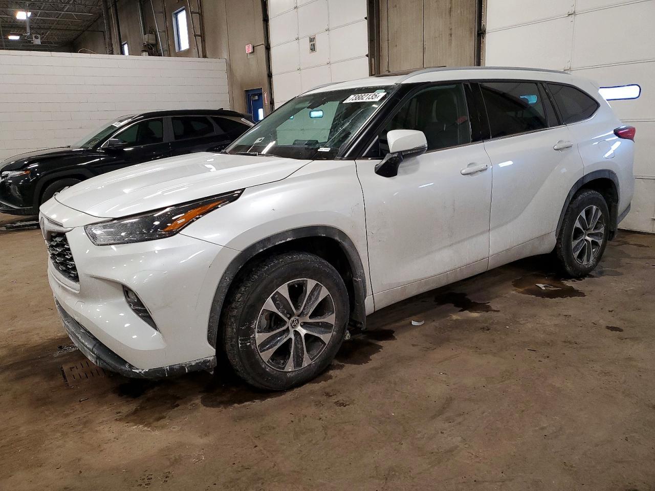 2022 TOYOTA HIGHLANDER