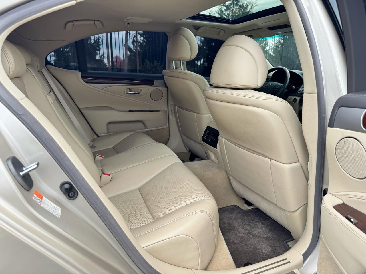 2017 LEXUS LS 460