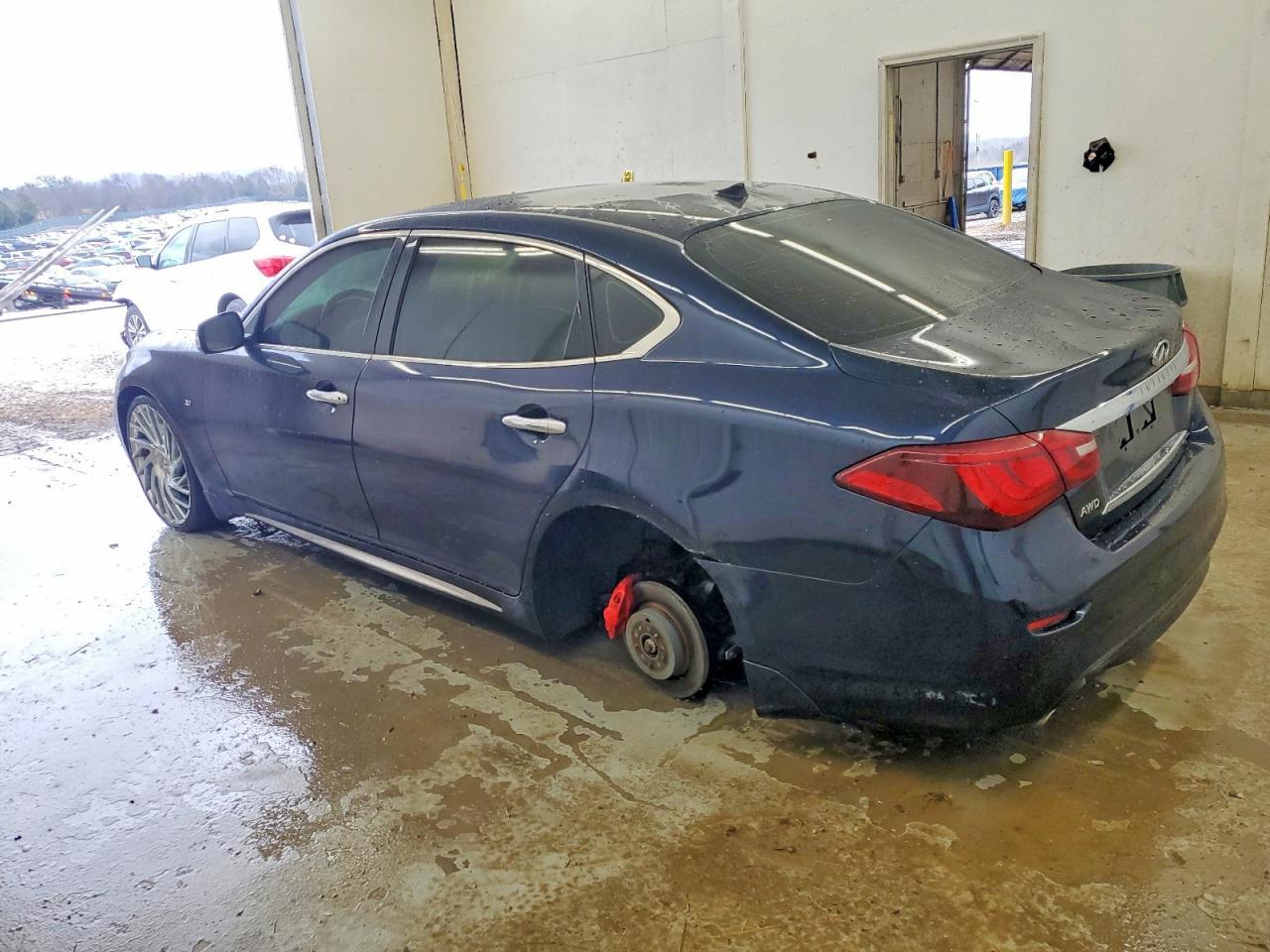 2016 INFINITI Q70