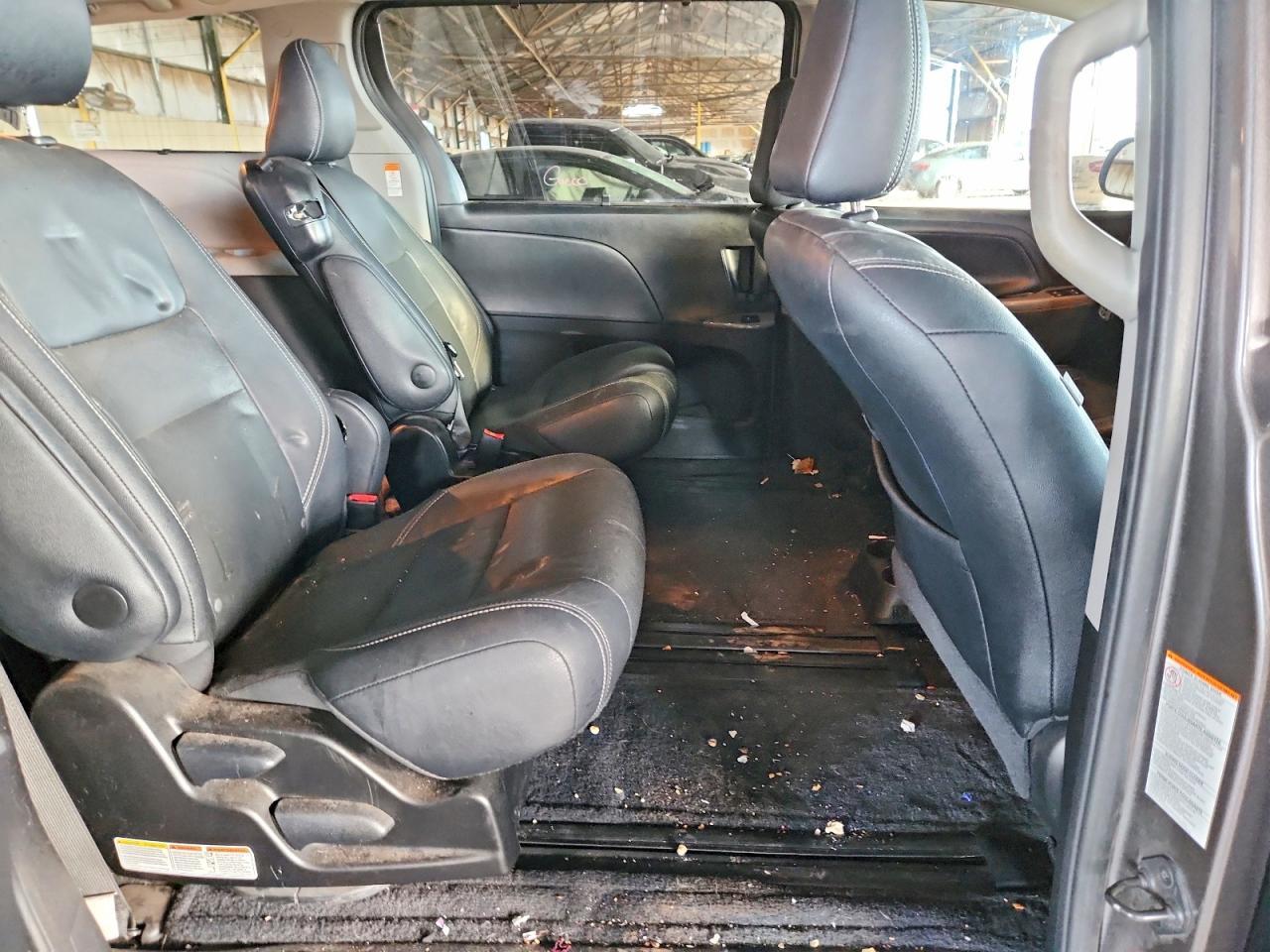 2015 TOYOTA SIENNA