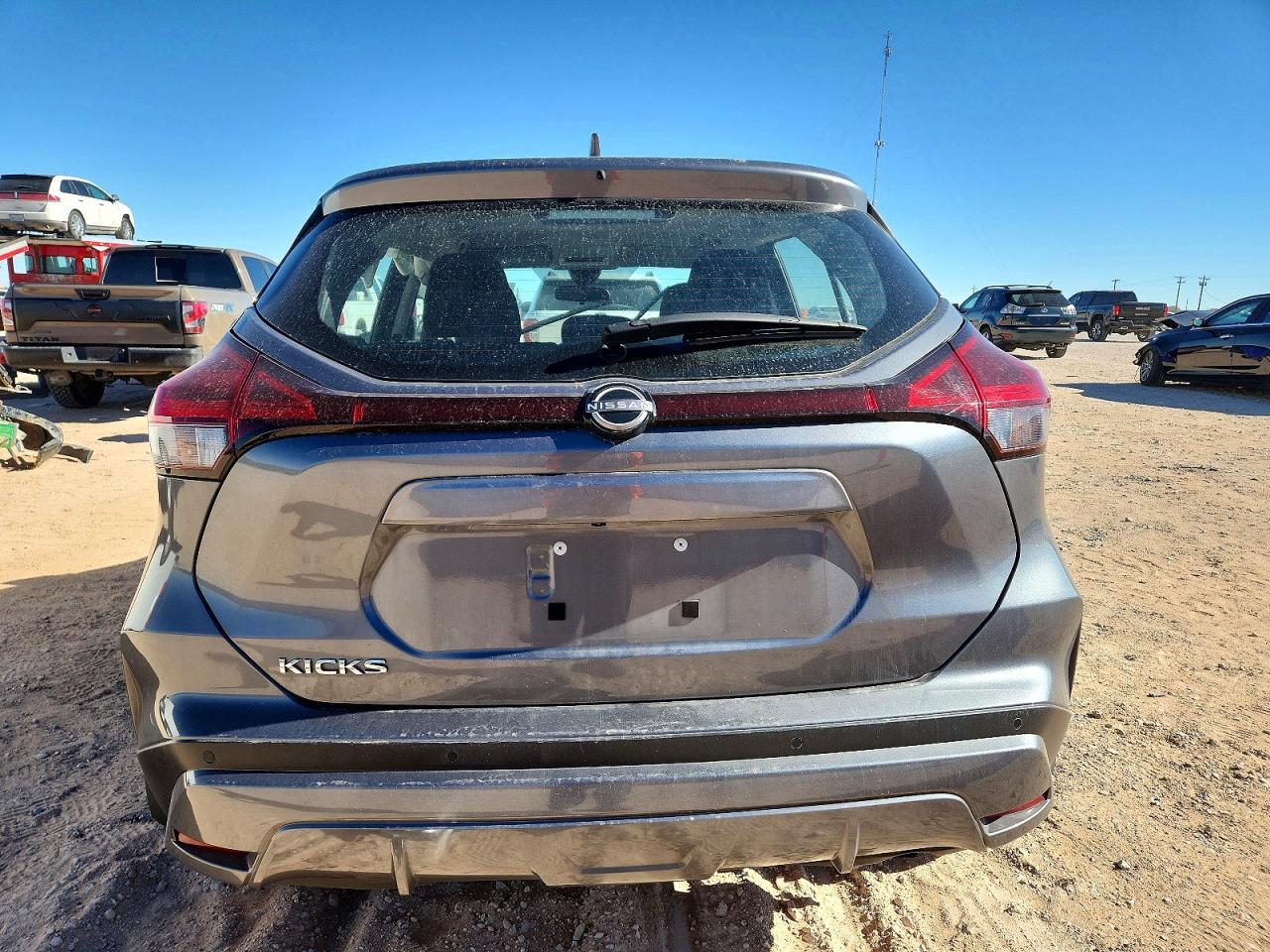2024 NISSAN KICKS