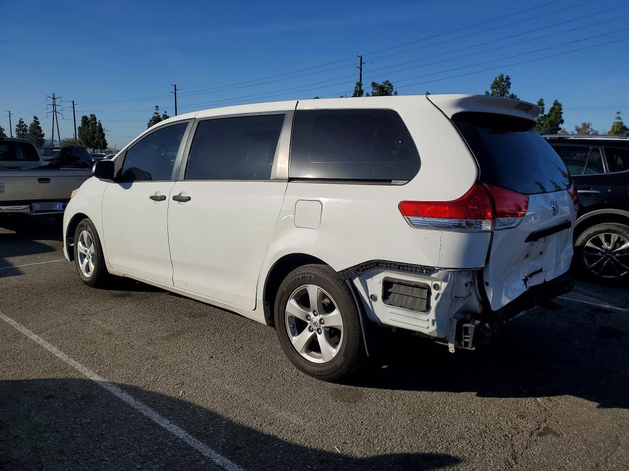 2015 TOYOTA SIENNA