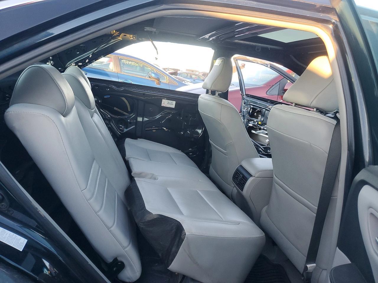 2016 TOYOTA CAMRY