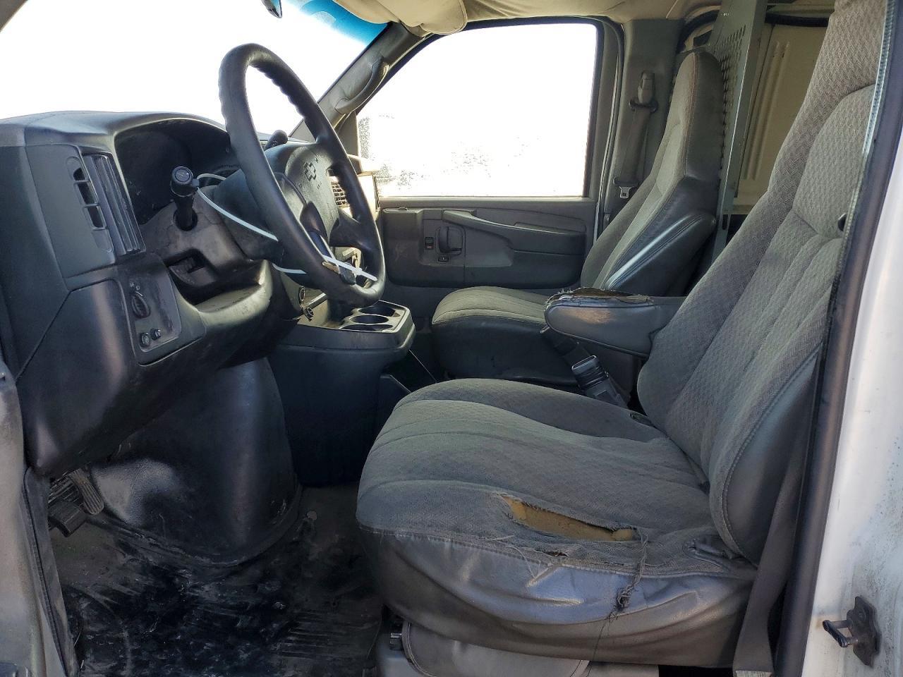 2004 CHEVROLET EXPRESS 2500