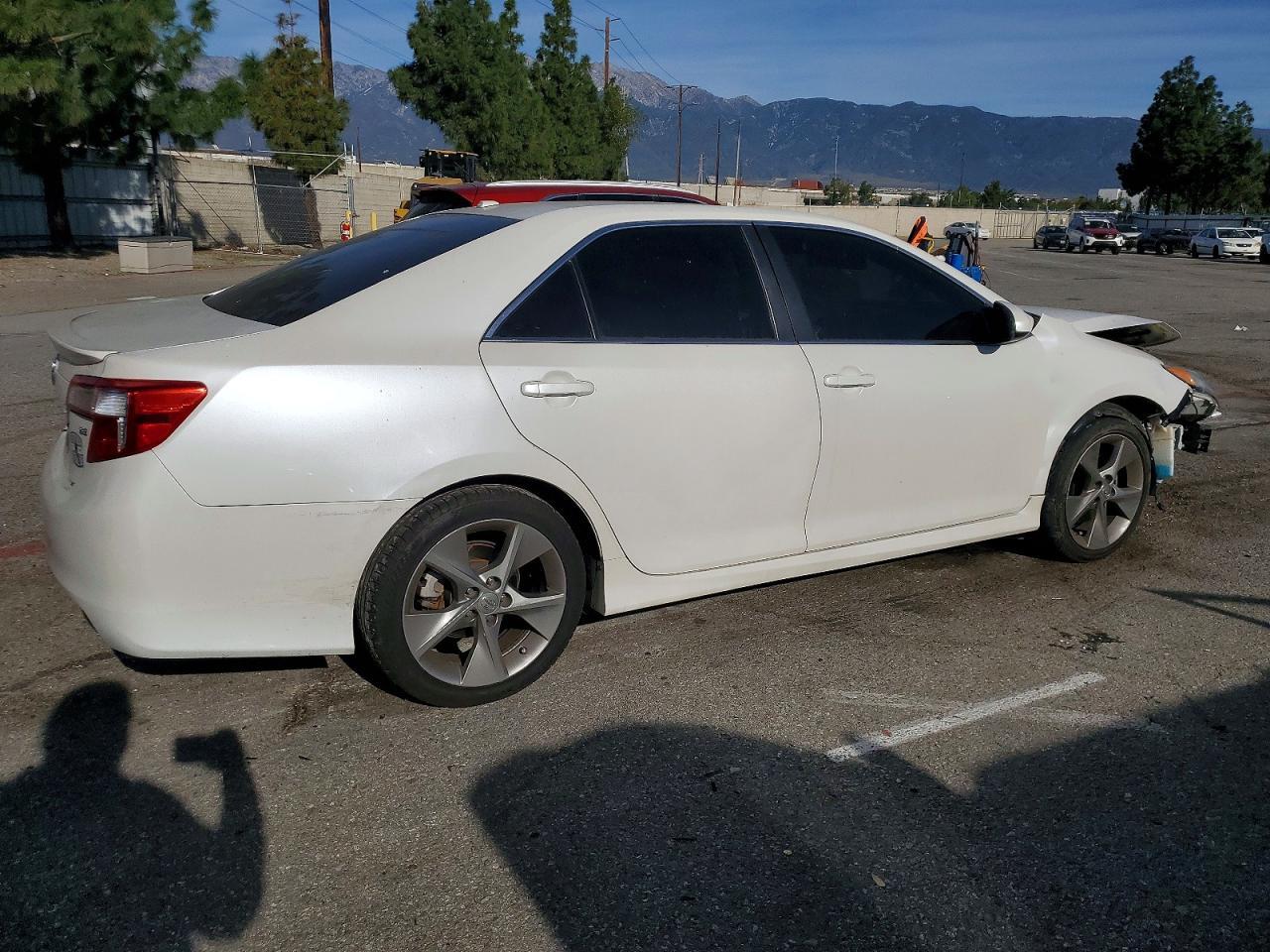 2014 TOYOTA CAMRY