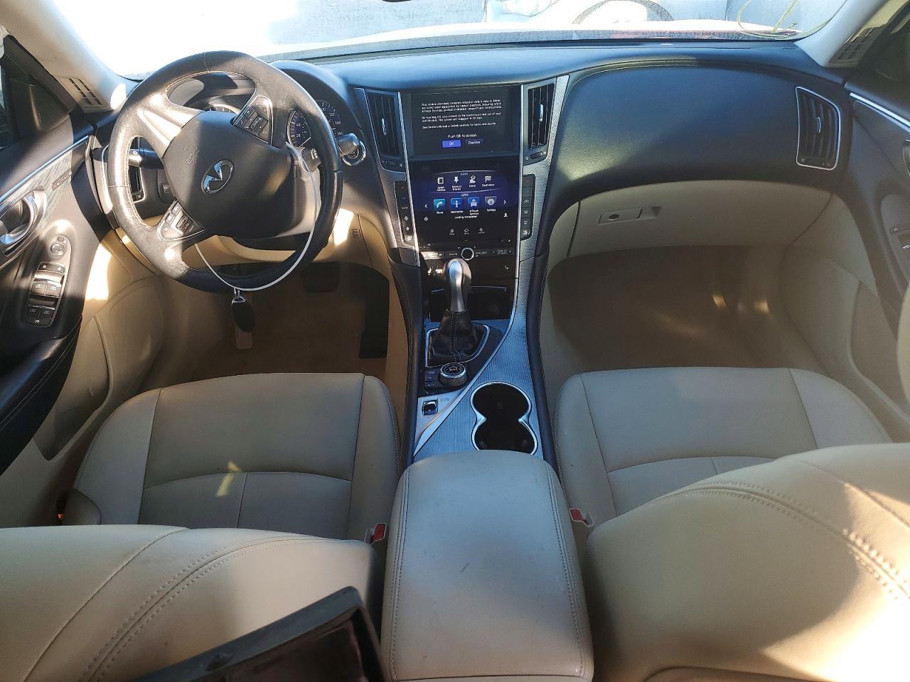 2016 INFINITI Q50