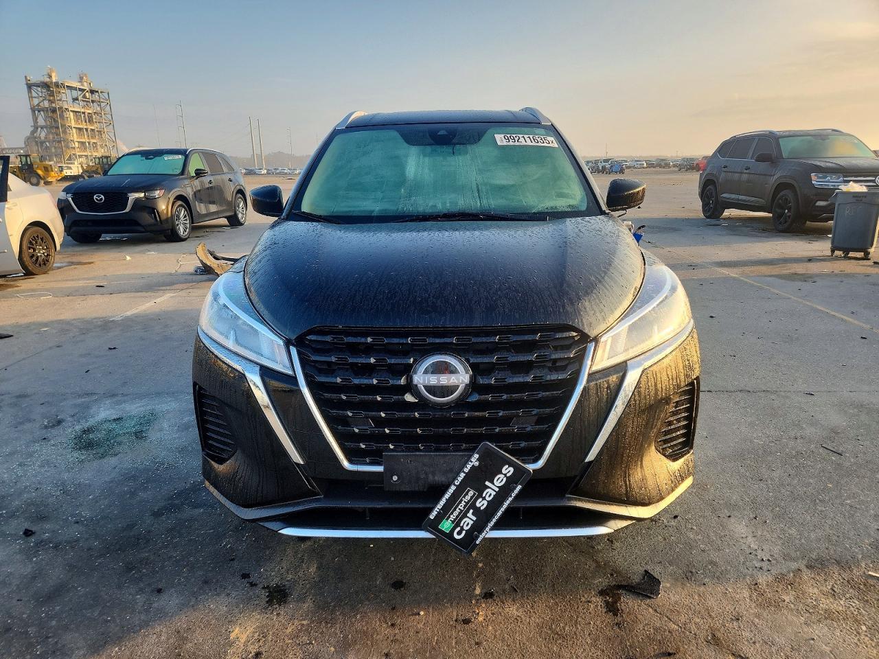 2023 NISSAN KICKS