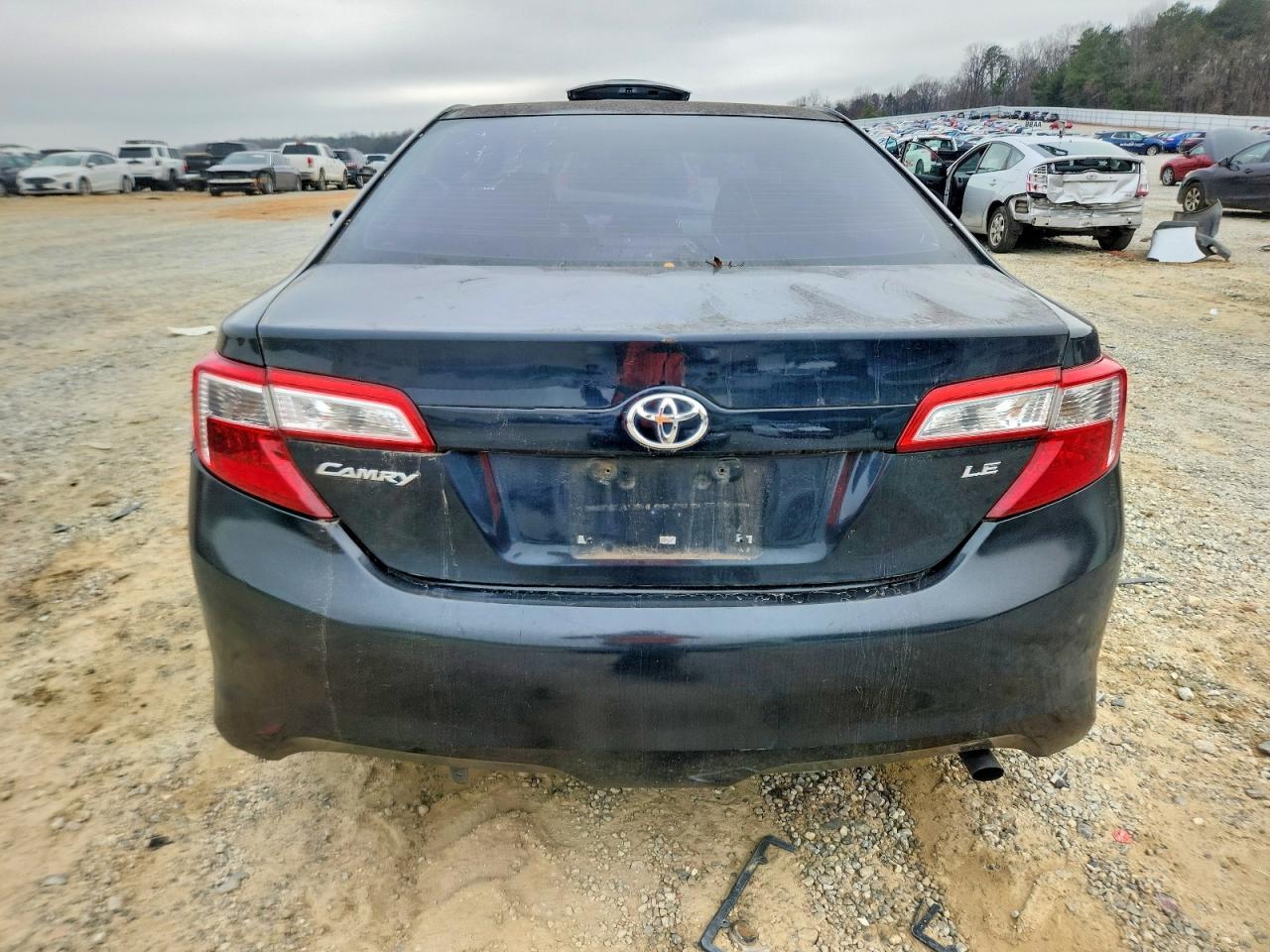 2014 TOYOTA CAMRY