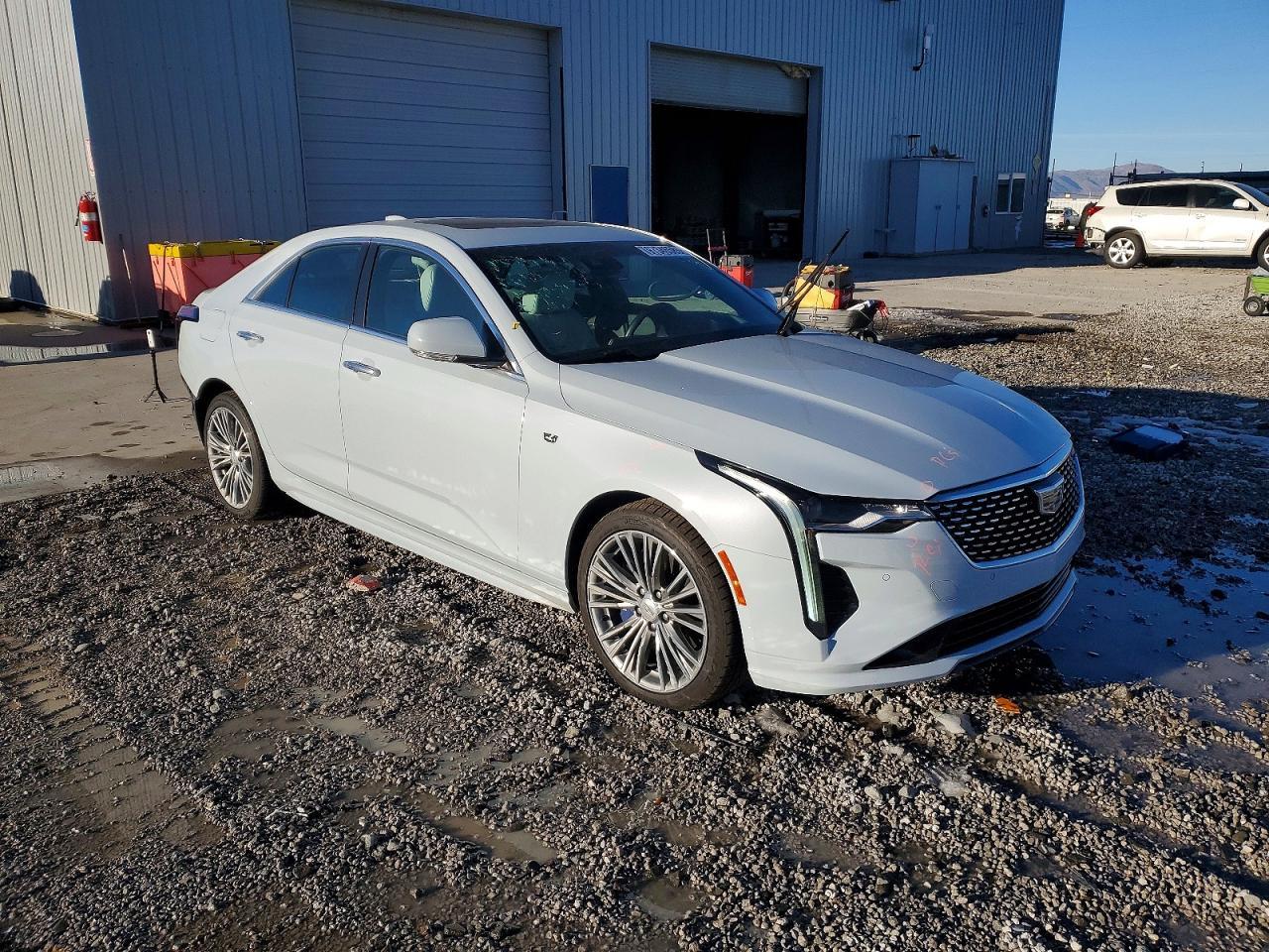 2022 CADILLAC CT4