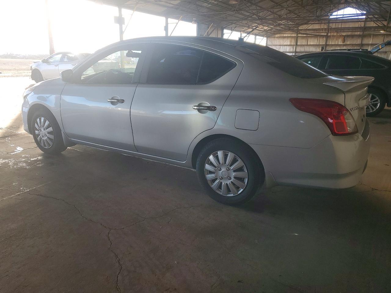2015 NISSAN VERSA