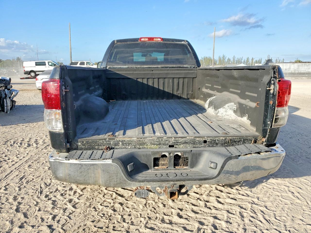 2011 TOYOTA TUNDRA