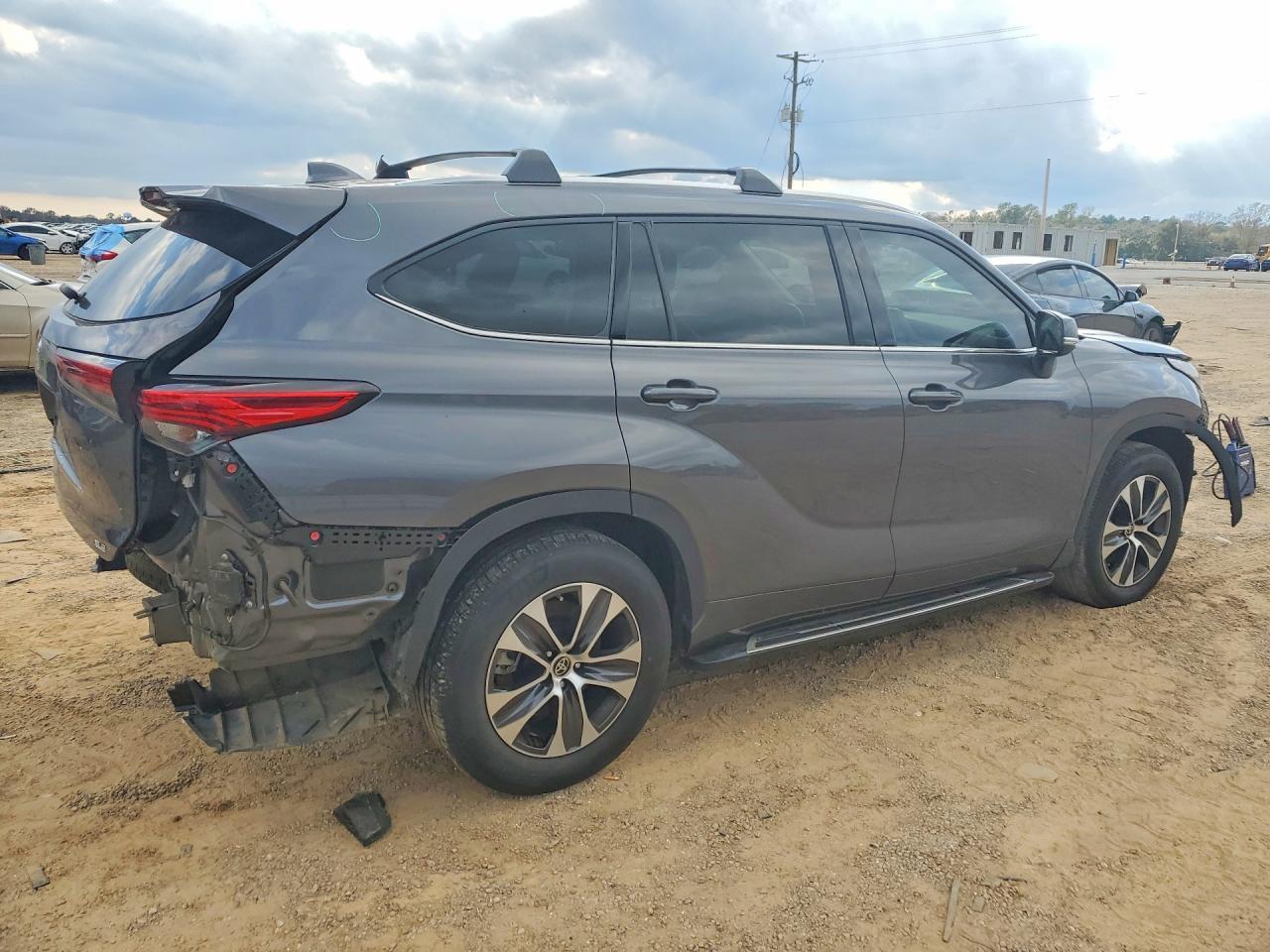 2021 TOYOTA HIGHLANDER