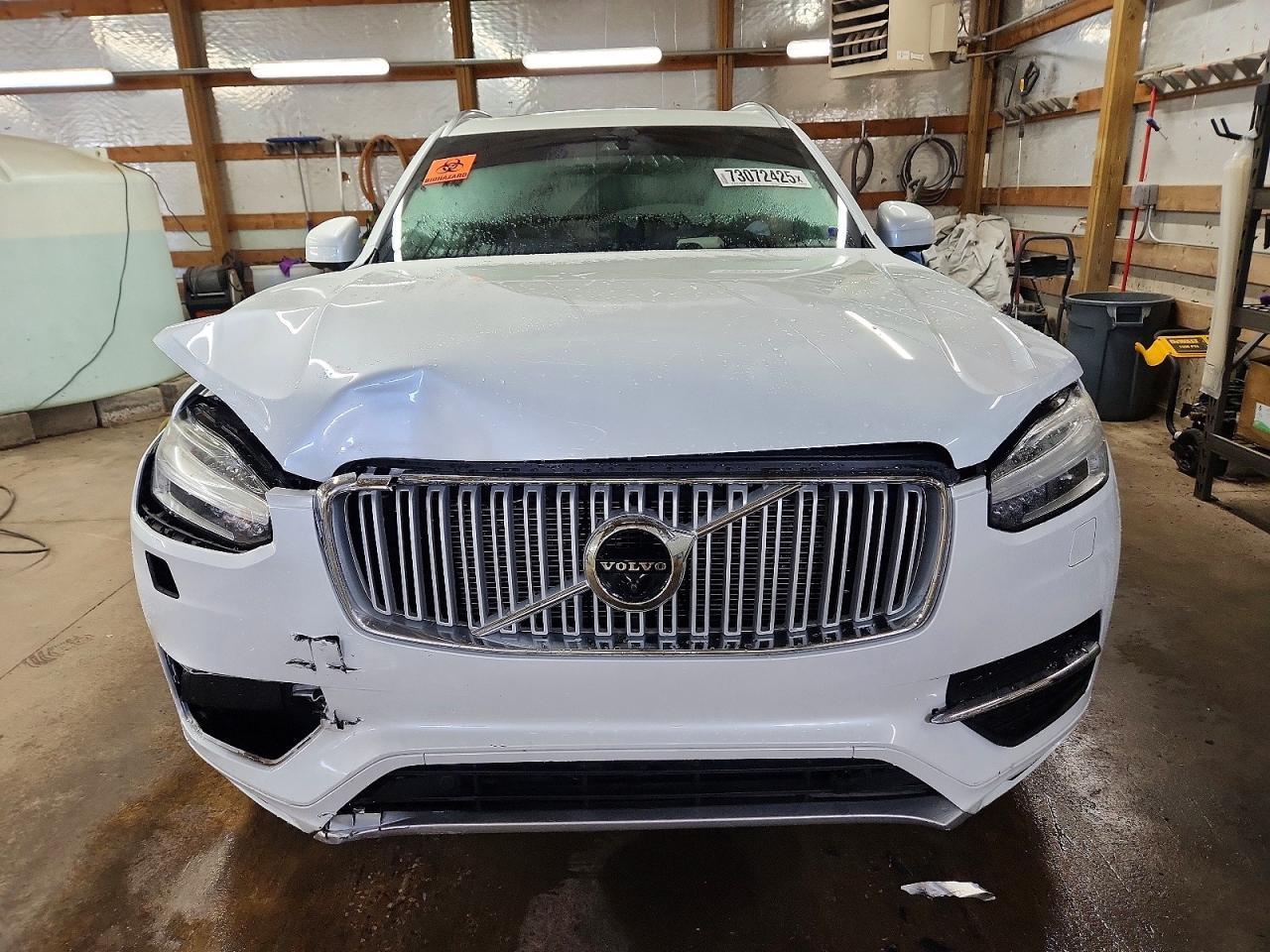 2017 VOLVO XC90