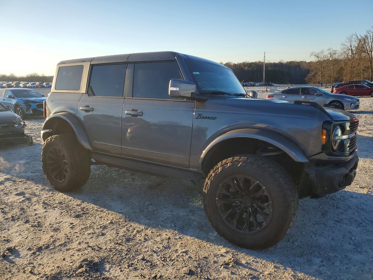 2023 FORD Bronco