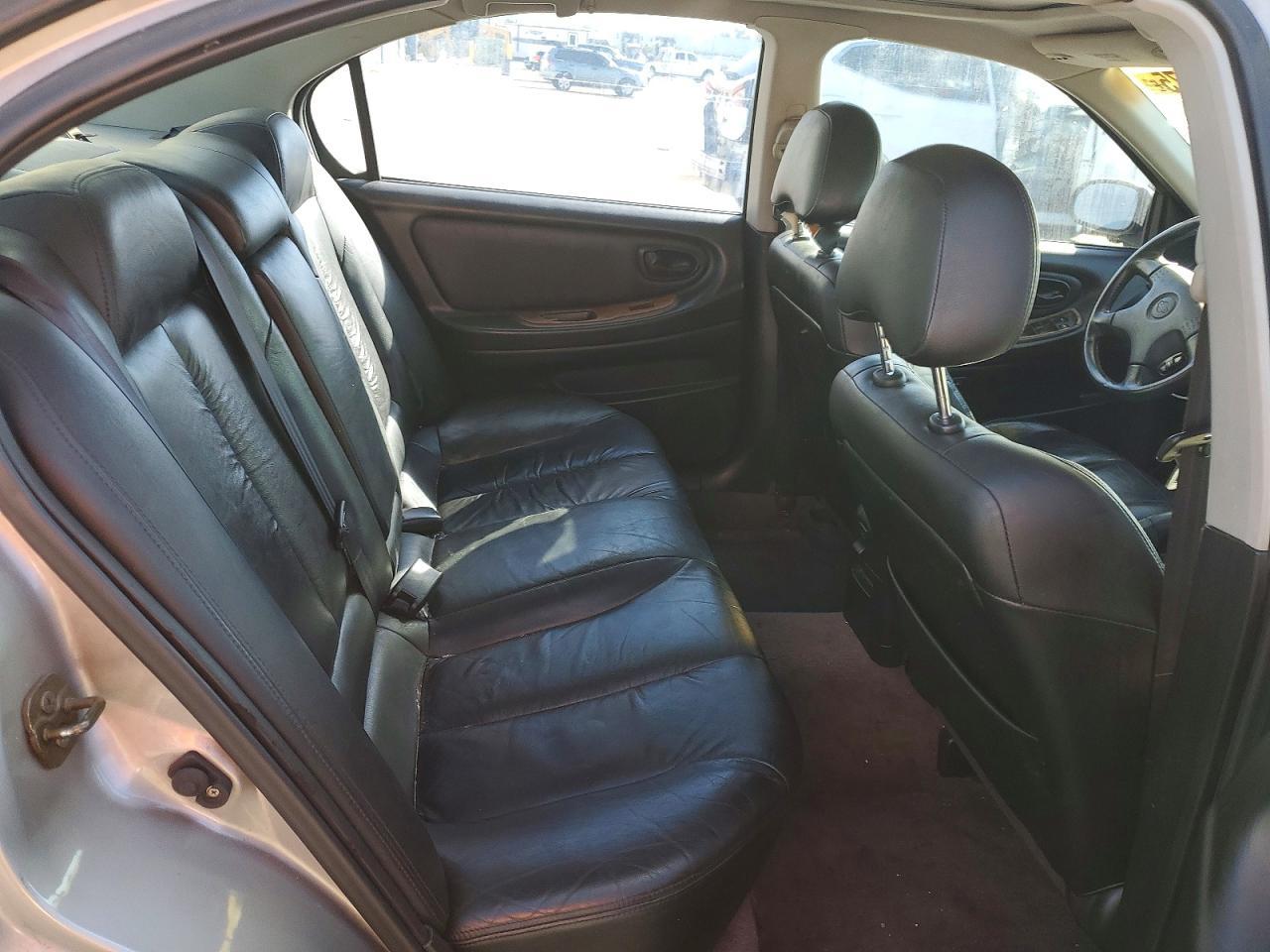 2000 NISSAN Maxima