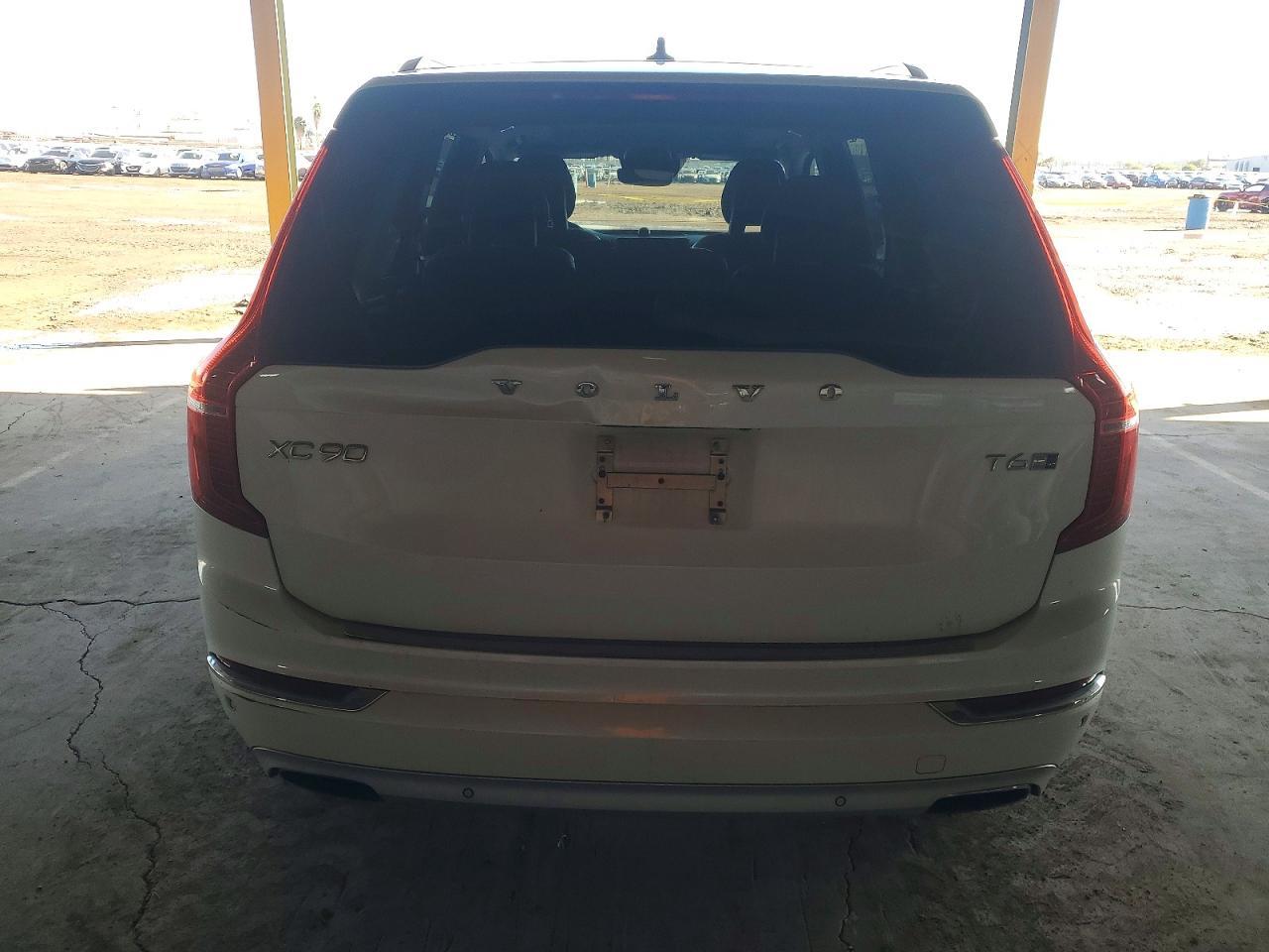 2016 VOLVO XC90