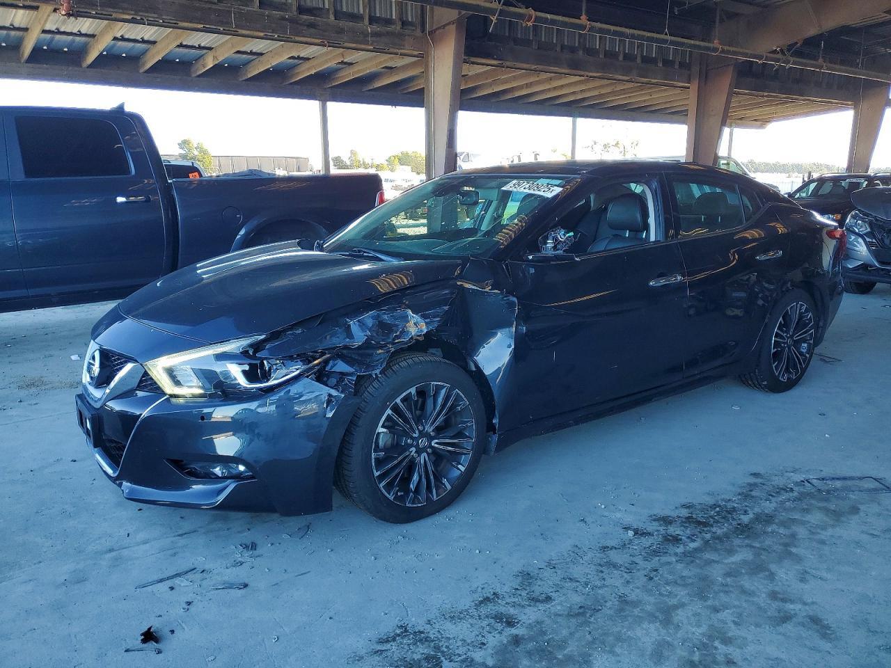 2016 NISSAN Maxima