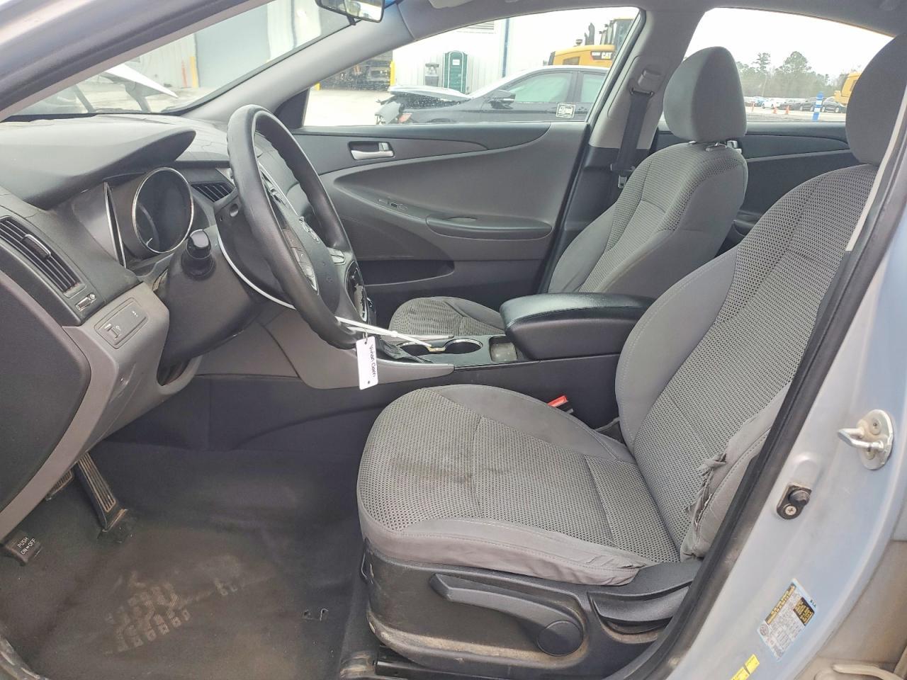 2011 HYUNDAI SONATA