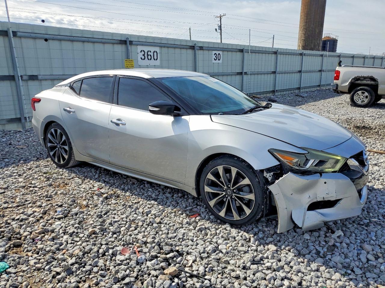 2016 NISSAN Maxima