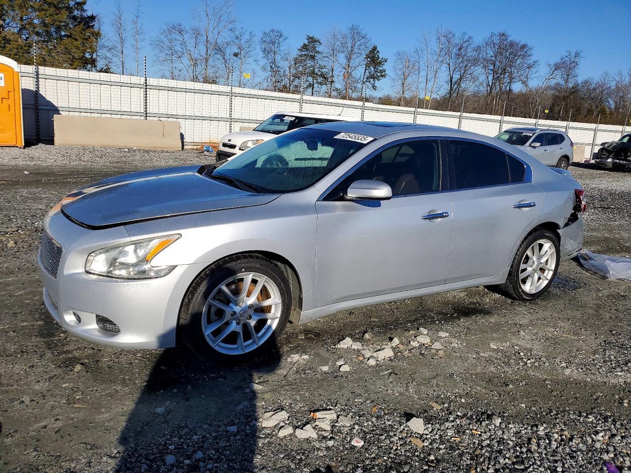 2010 NISSAN Maxima
