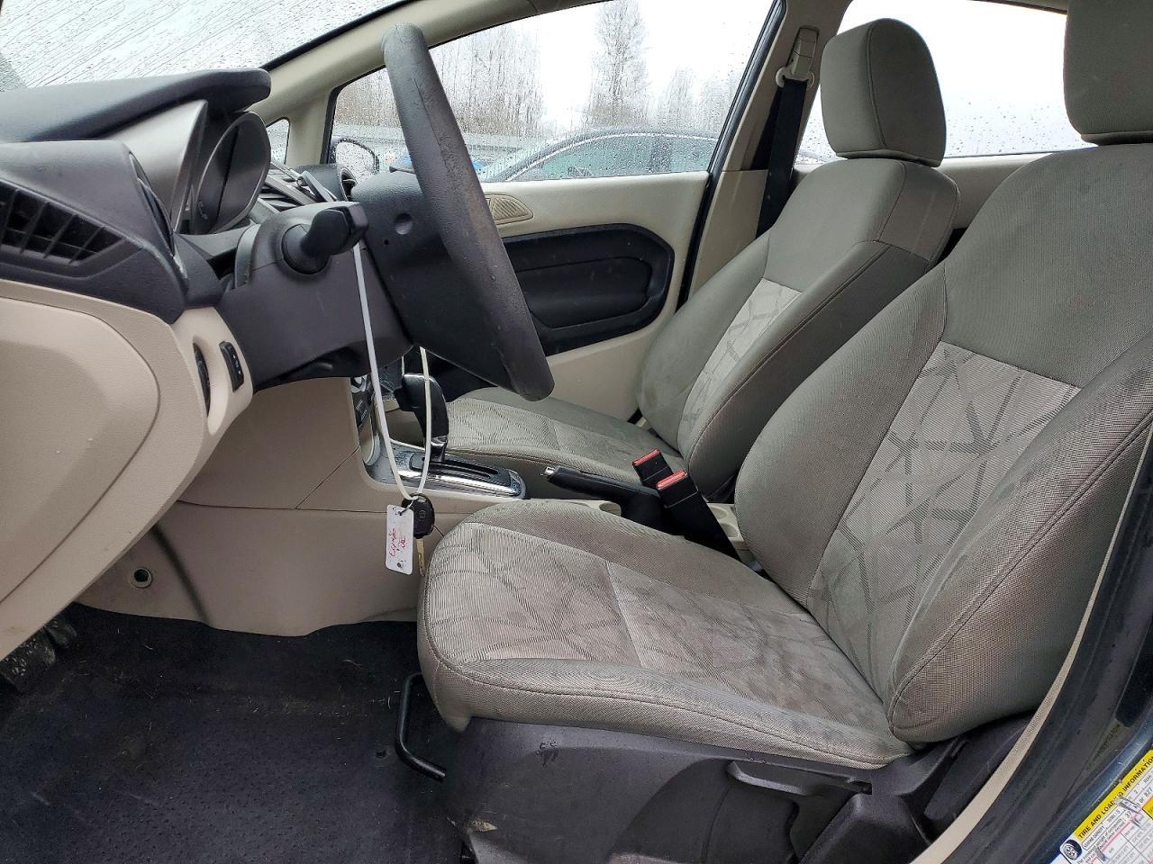 2011 FORD Fiesta
