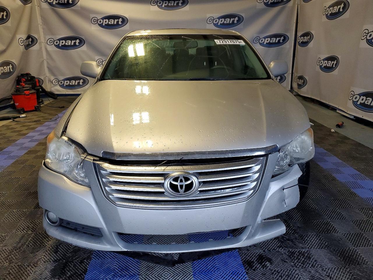2010 TOYOTA Avalon