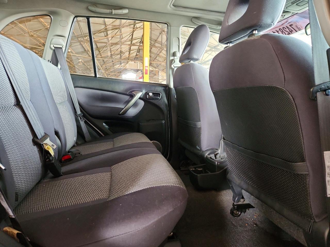 2004 TOYOTA RAV4