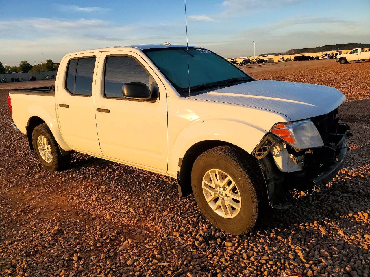 2017 NISSAN Frontier
