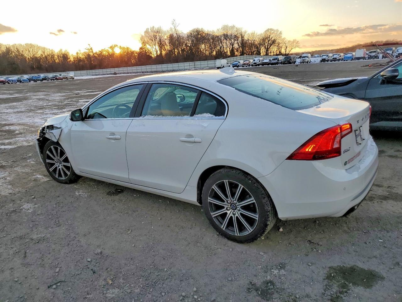 2017 VOLVO S60