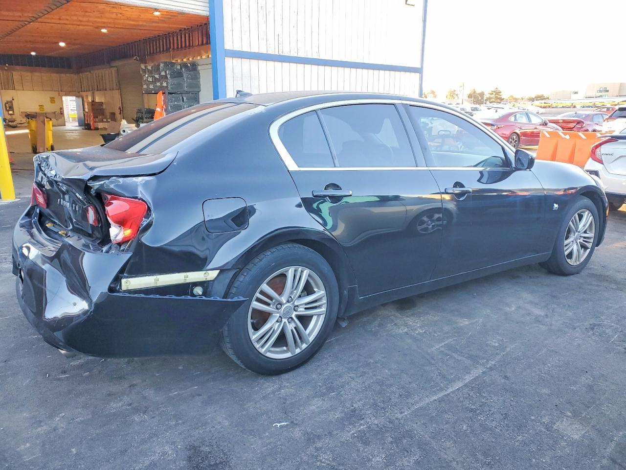 2015 INFINITI Q40