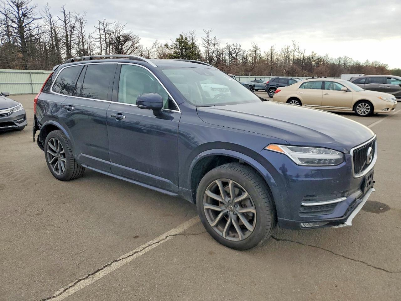 2017 VOLVO XC90