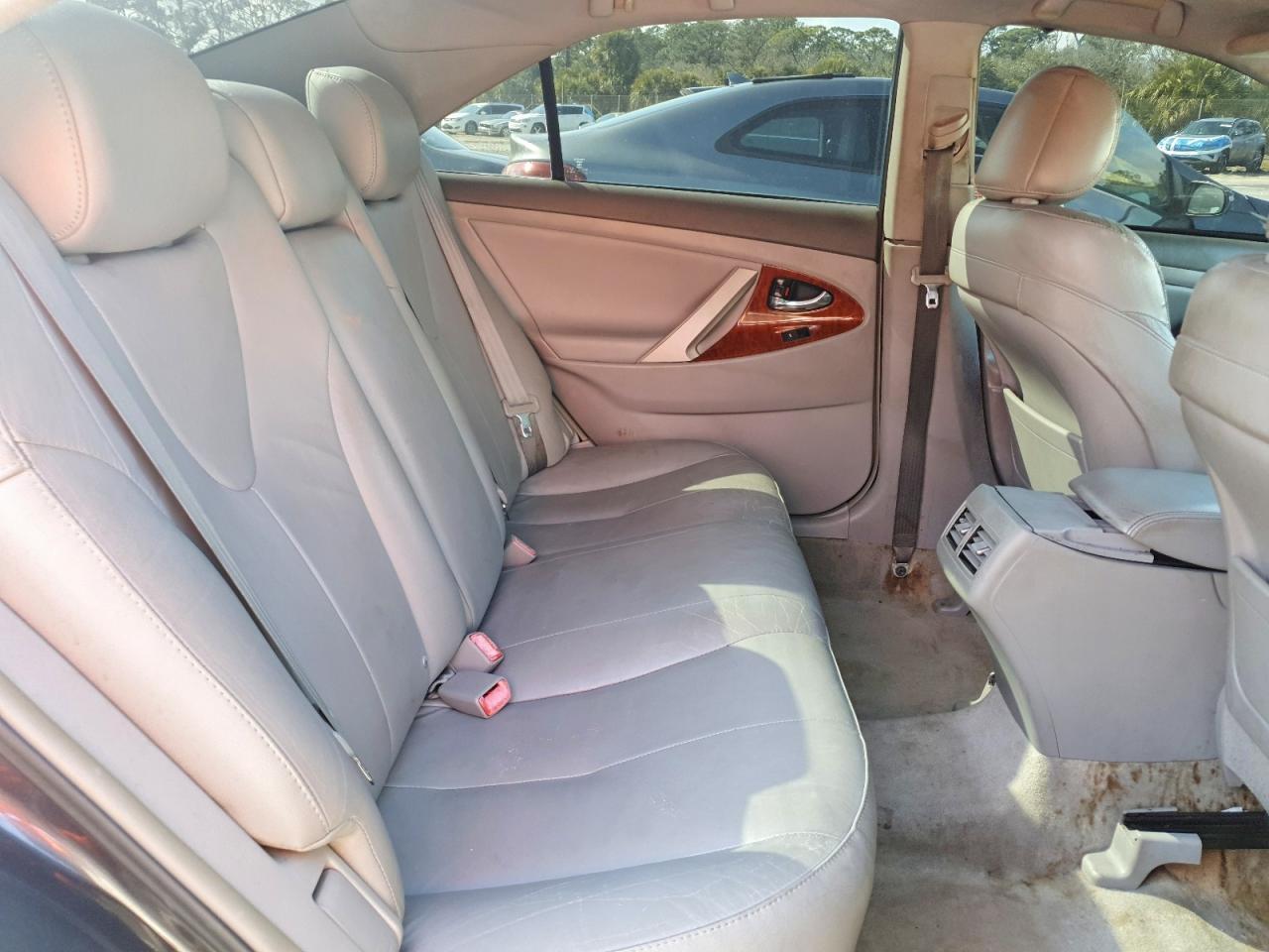 2011 TOYOTA CAMRY