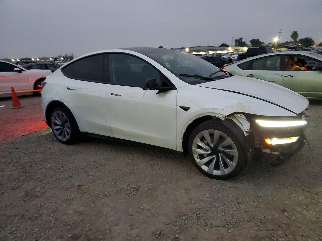 2026 TESLA MODEL Y