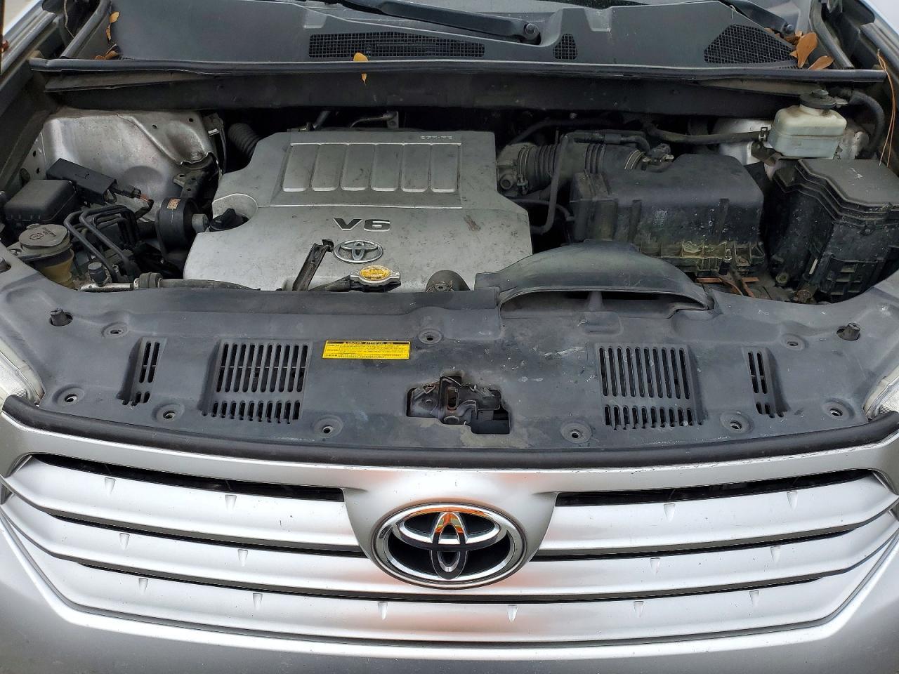 2011 TOYOTA HIGHLANDER